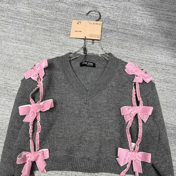 miumiu gray sweaters - Picture 4 of 5